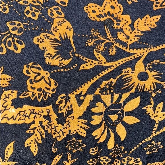 Zara-Elegant Black and Gold Patterned Dress - Picture 4 of 5